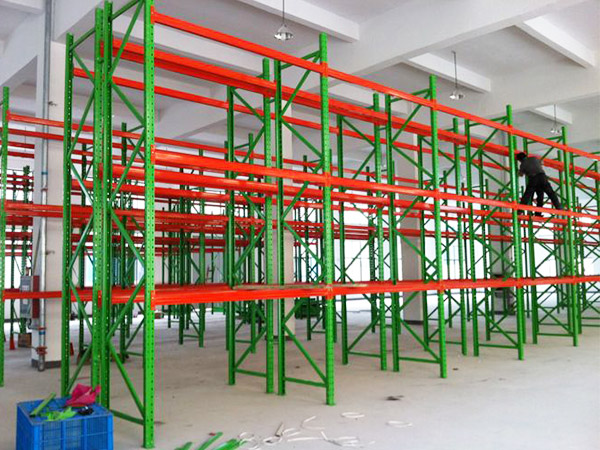 在安裝貨架時有哪些要注意的事項以及有什么功能？