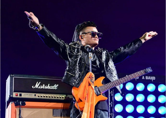 馬老師獻唱怒放的生命，工具柜廠家天金岡跟著燃到爆