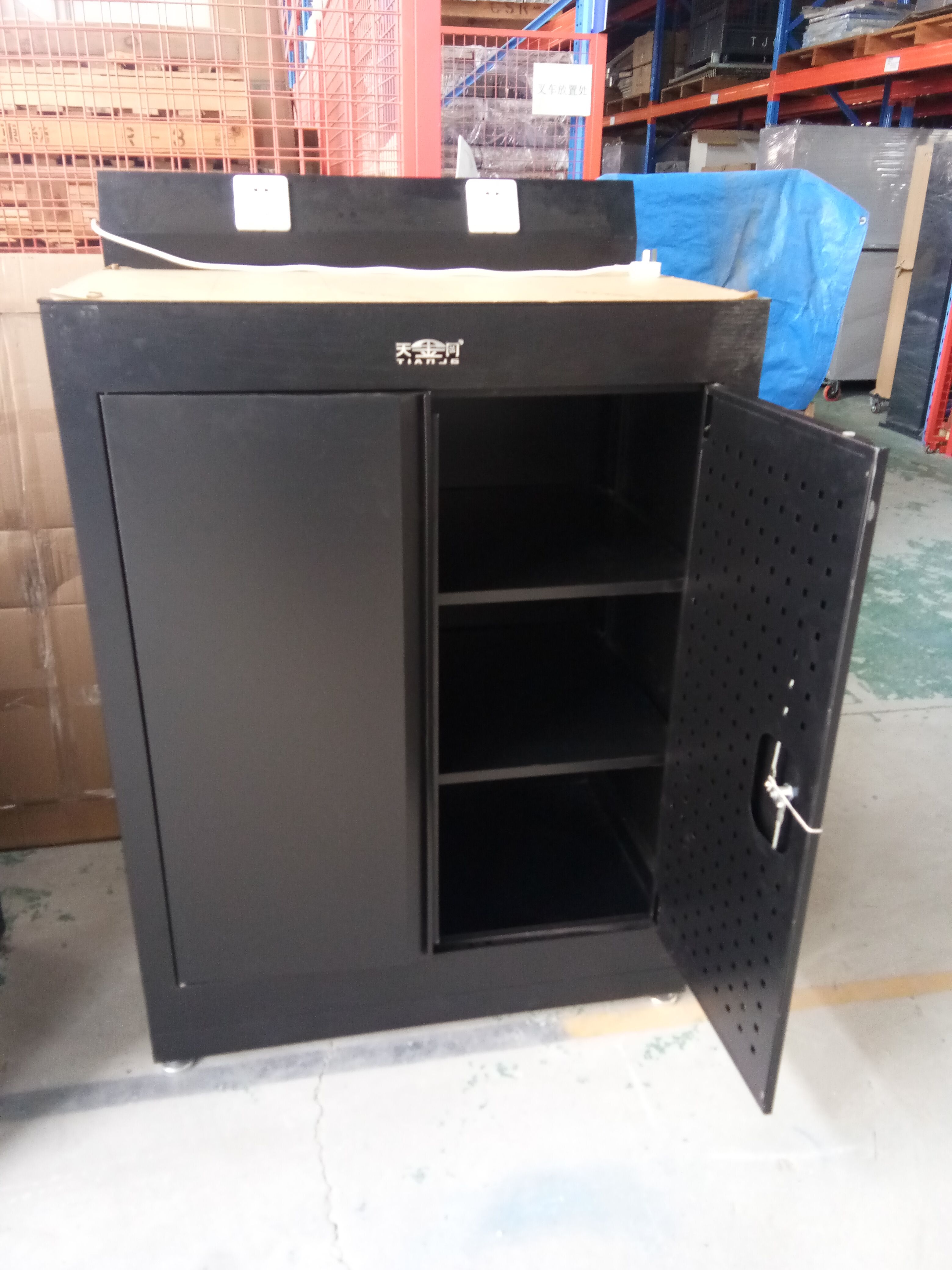 奧迪專用工具柜是如何提高企業6S管理標準的？