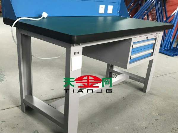 鉗工工作臺