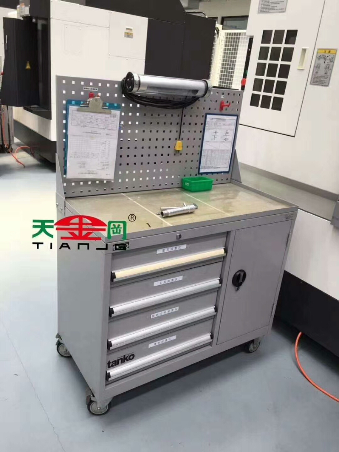 實(shí)木鉗工桌