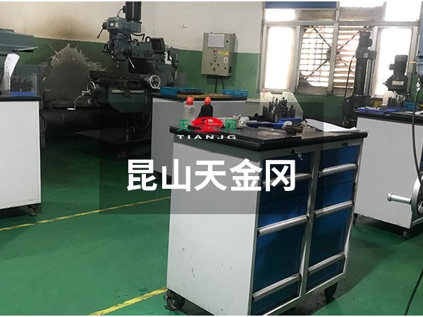 工具柜廠家哪家好，大家都選綠色環(huán)保-天金岡！