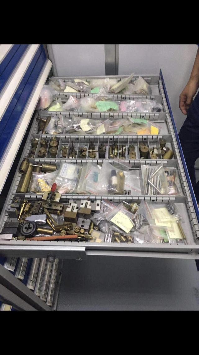 多用工具柜廠家直銷(xiāo)