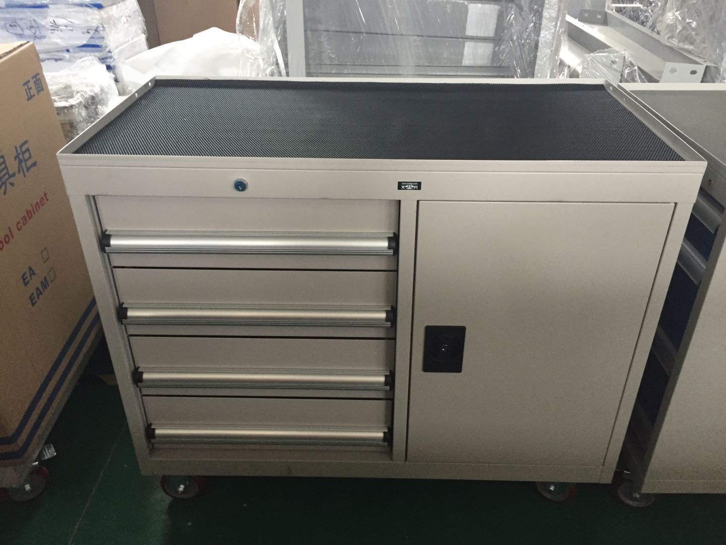 按需定制工具車